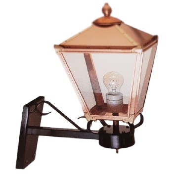 Lampe cuivre en forme réverbère, Applique murale