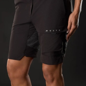 Musto Evolution Performance Stretch Damen-Shorts, Schwarz